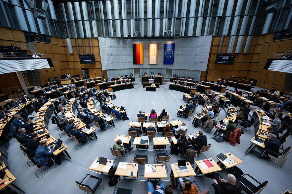 Das Berliner Abgeordnetenhaus hat lange über die Sicherung von Kleingärten in der Stadt beraten.