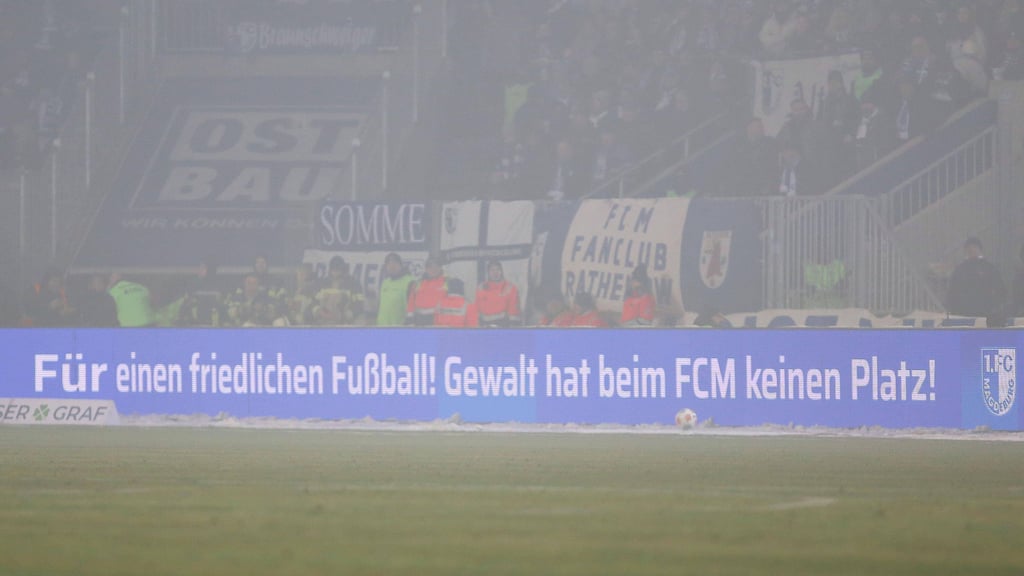 Die Sponsoren des 1. FC Magdeburg setzten gegen Hannover 96 ein Zeichen.