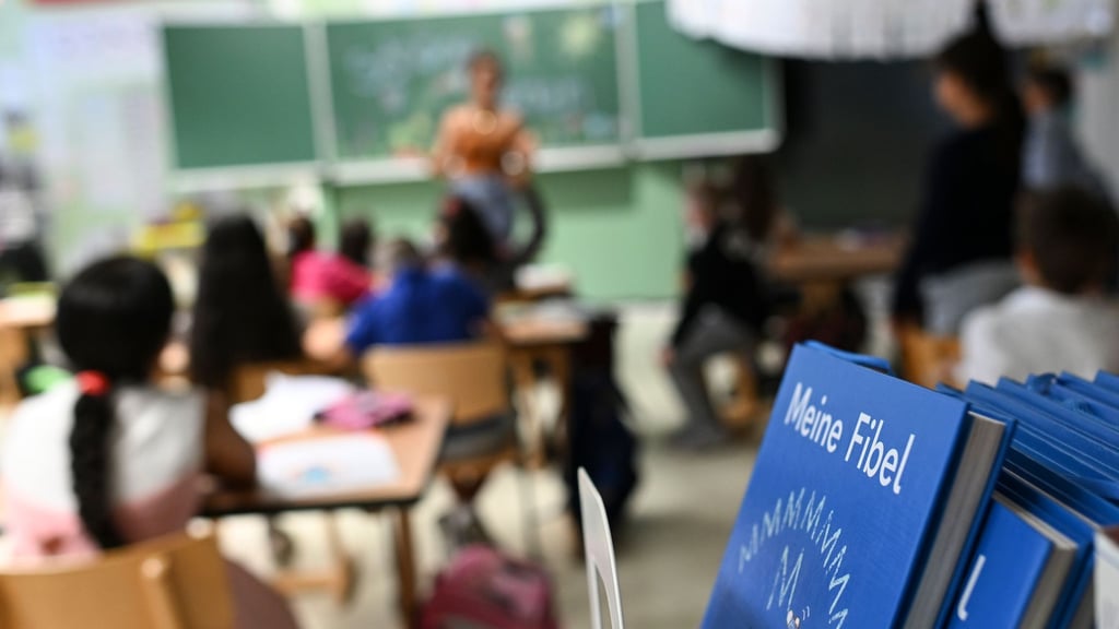 Ob die Klassenzimmer in Berliner Schulen während des Warnstreiks bei der BVG voll werden, bleibt abzuwarten. (Archivbild)