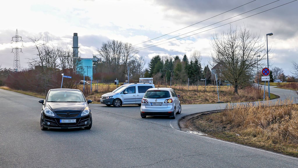 Die Einfahrt von der B91 nach Deuben soll künftig für den Verkehr gesperrt werden. 