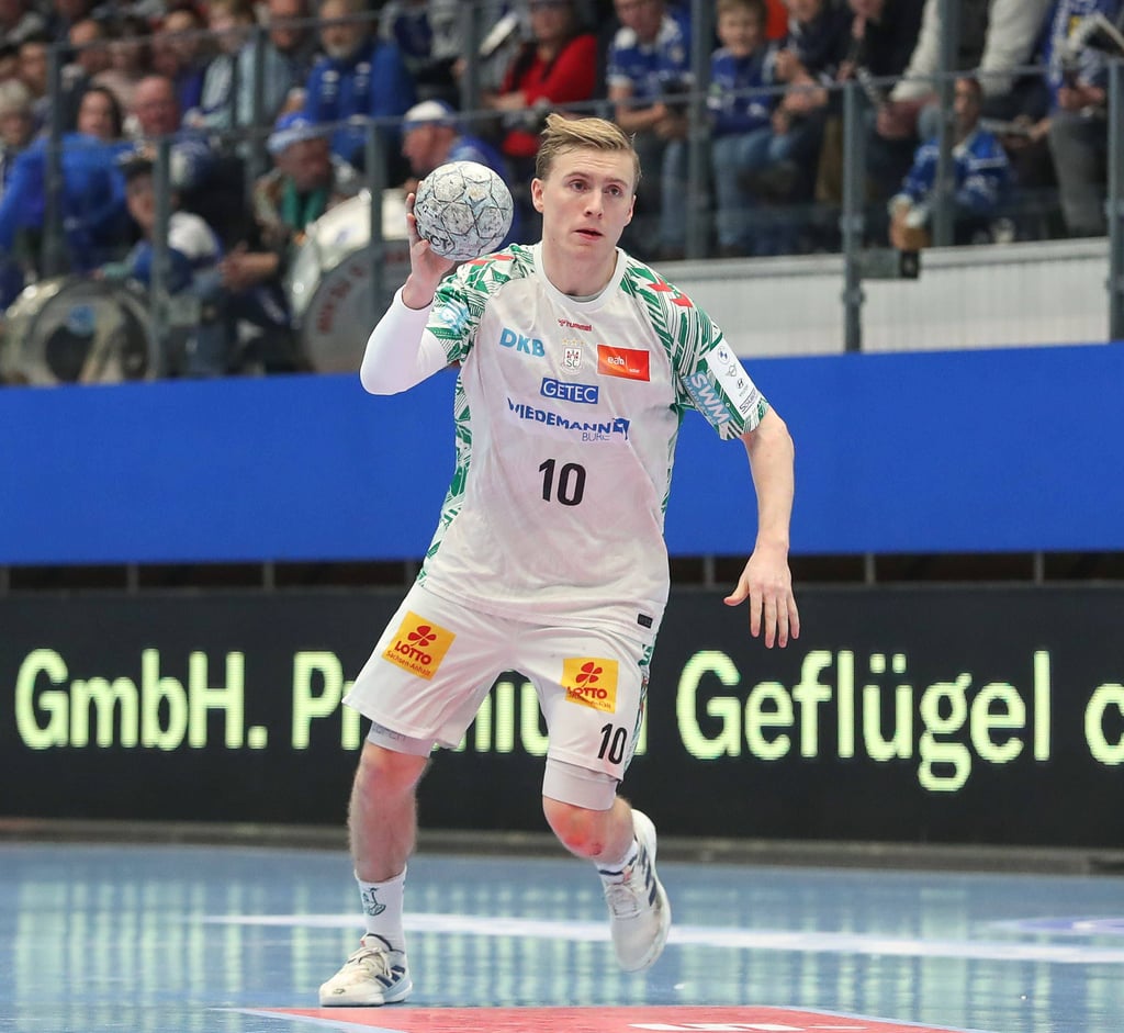 Gisli Kristjansson (hier beim Spiel in Eisenach) glich  für den SC Magdeburg elf Sekunden vor Schluss in Plock zum 29:29 aus. 