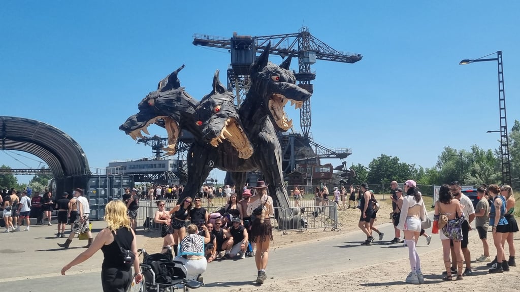 Das Hive-Festival bei Gräfenhainichen hat sich innerhalb weniger Jahre zu einem Besuchermagnet der Techno-Szene entwickelt. Die kommende Ausgabe im Juni 2026 ist bereits jetzt ausverkauft.