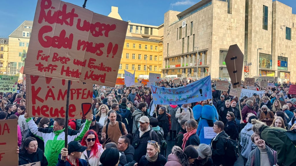 Die große Demo der freien Träger vom Mittwoch hallt noch nach. 