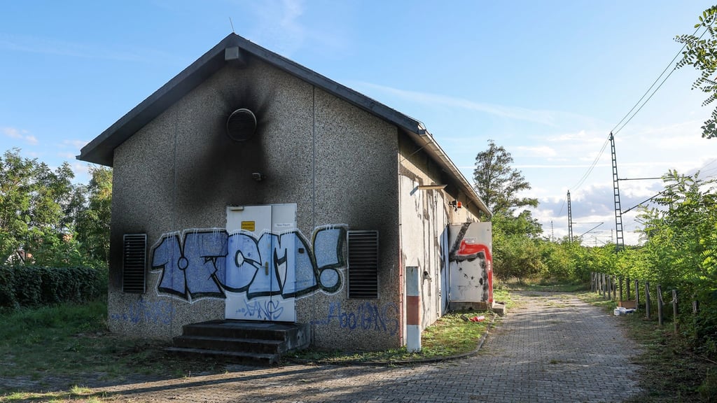 Das Stellwerk Gerwisch war irreparabel beschädigt worden. (Archivbild)