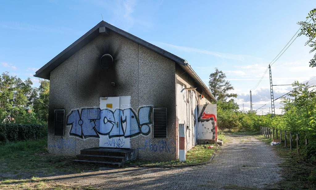Das Stellwerk Gerwisch war irreparabel beschädigt worden. (Archivbild)