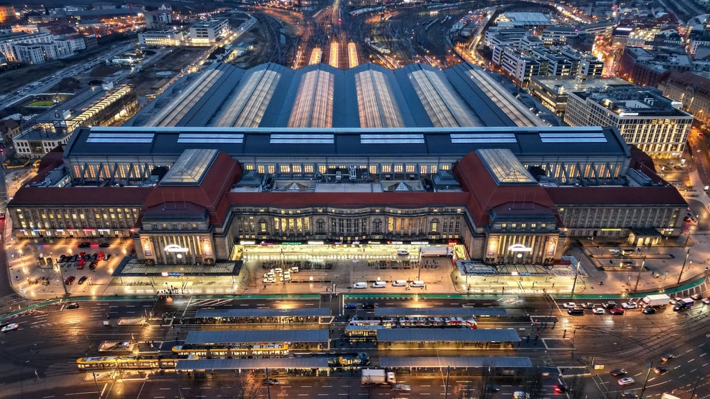 Neue Streifen sollen am Hauptbahnhof für mehr Sicherheit sorgen. (Archivbild)