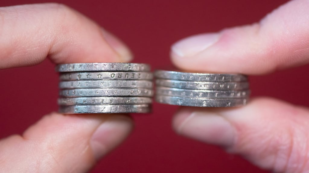 Die Lohnlücke zwischen Männern und Frauen ist im Westen größer als im Osten. (Symbolbild)