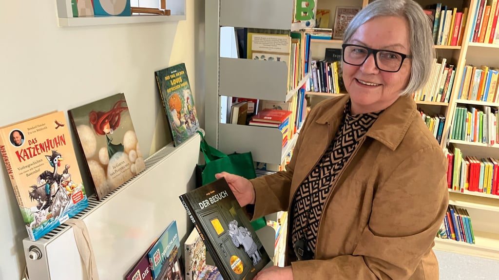 Sigrid Bauersfeld ist ehrenamtliche Bibliothekarin in der Bibliothek in Rottleberode. Der Lesepunkt befindet sich in der Grundschule. 