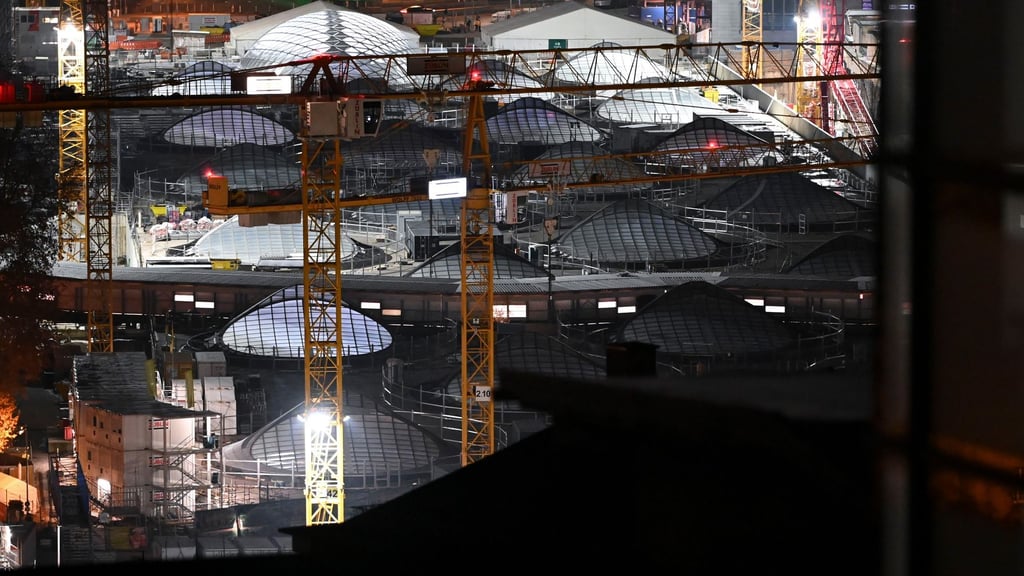 Wann gehen im neuen Stuttgarter Tiefbahnhof auch offiziell die Lichter an? Das ist nach dpa-Informationen weiter unklar.