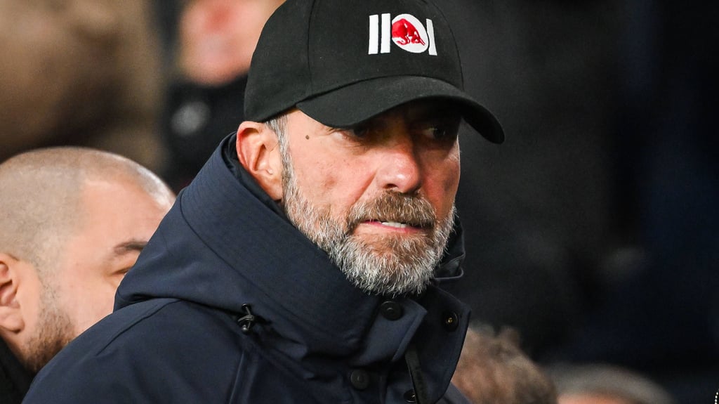 Jürgen Klopp besucht ein Spiel des Paris FC, bei dem Red Bull Anteilseigner ist.