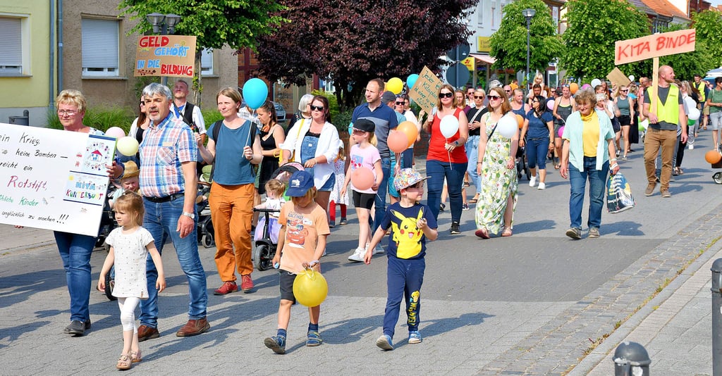 Zu den Versuchen, „Kunterbunt“ zu retten, gehörte im Sommer 2023 eine Demonstration in Arendsee. 