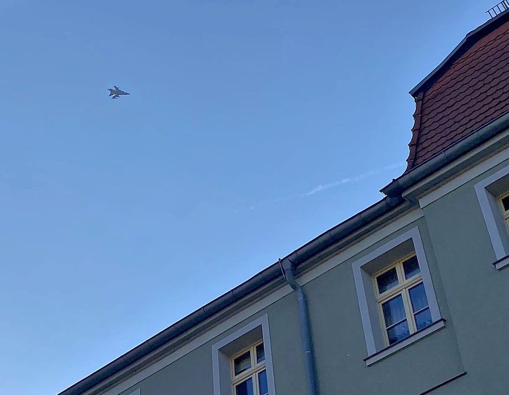 Die Bundeswehr flog am Mittwoch einen Übungseinsatz über Bernburg. 