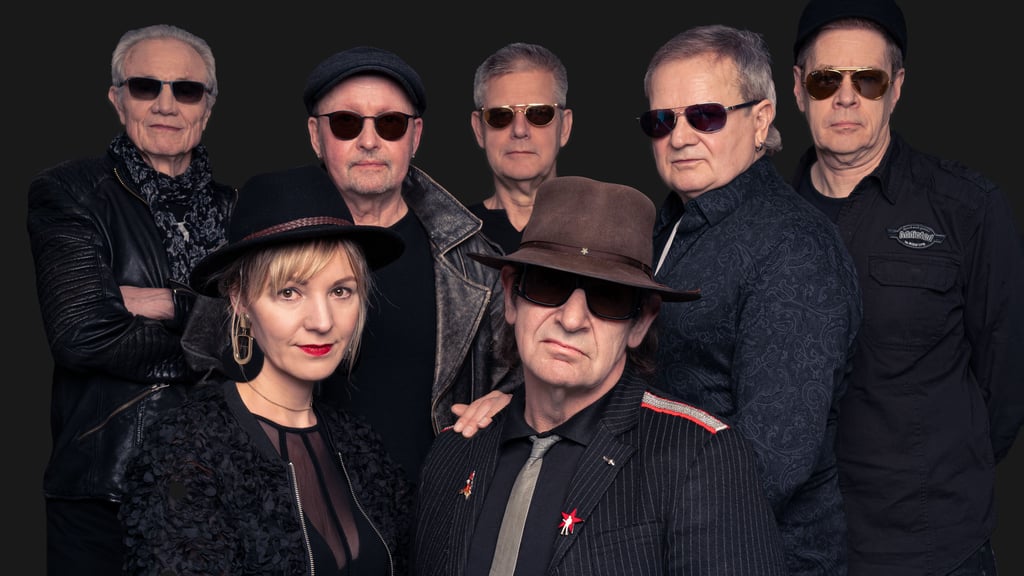 Zur Band Panik Avenue gehören (von links): Gerhard Paul, Bettina Schulz, Frank Müller, Frank Glaue, Torsten Muck, Ingo Röper und Stefan Seeger.
