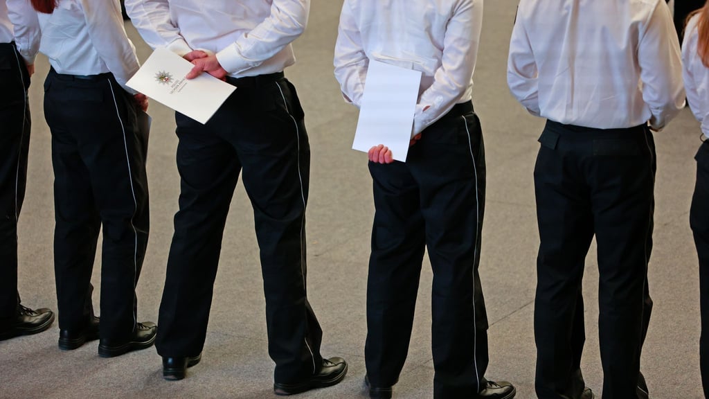 In Aschersleben gab es wieder Zeugnisse für künftige Polizeibeamte. (Archivbild)