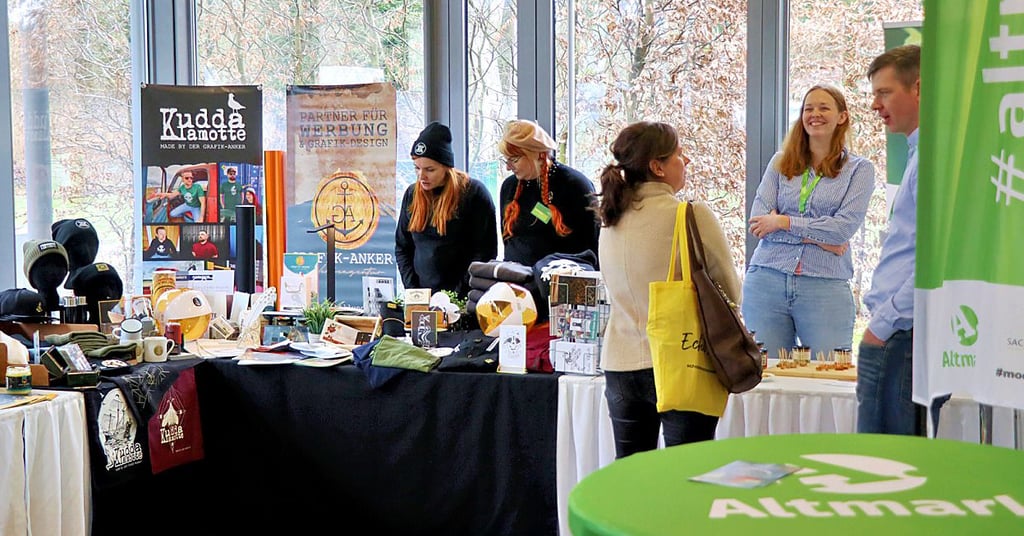 Am Rande der Veranstaltung in Zichtau präsentierten sich heimische Unternehmen mit Angeboten für Gäste. 