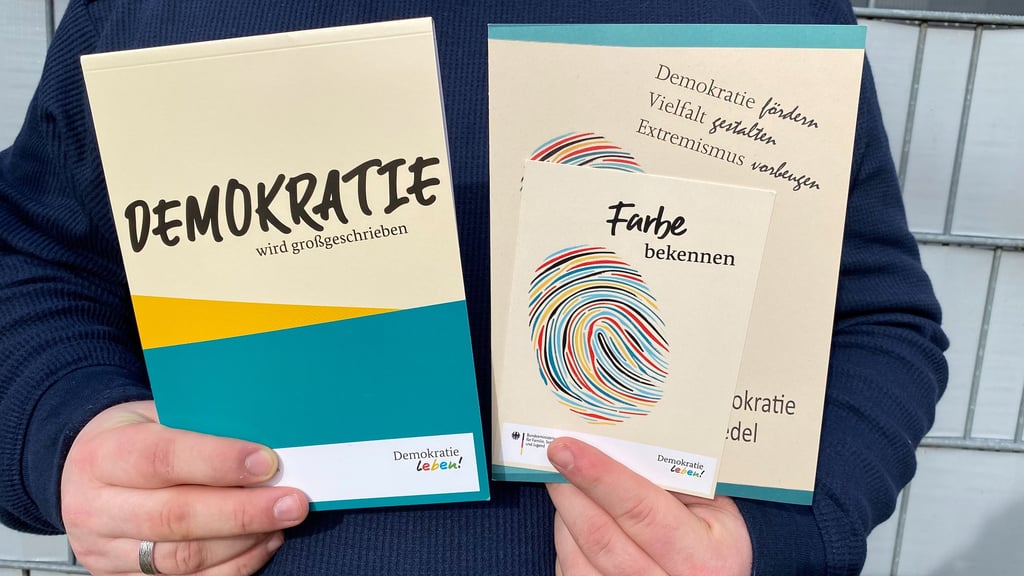 Der erste Förderaufruf für das Bundesprogramm "Demokratie leben!" ist vorbei. Die ersten 11 Projekte sind ausgewählt und stellen sich vor.