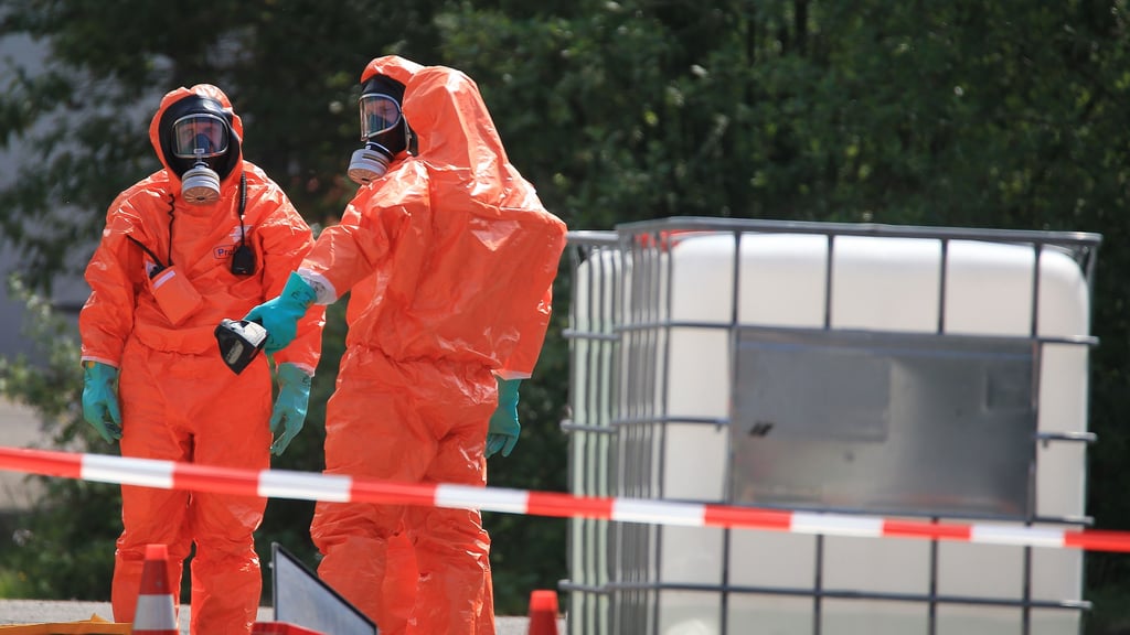 Arbeiten wie hier unter Vollschutz fanden in Cheine statt.