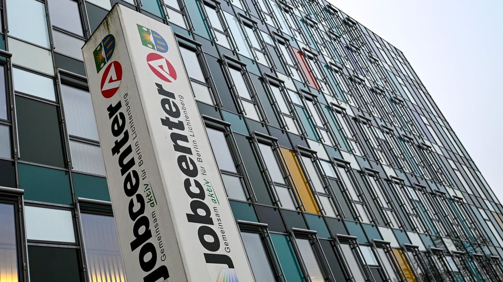 In Berlin ist die Arbeitslosigkeit im Vergleich zu Januar leicht gesunken. (Symbolbild)