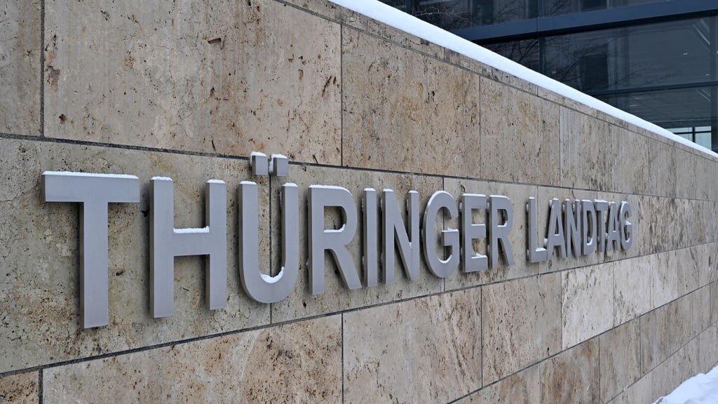 Im Thüringer Landtag diskutieren die Abgeordneten am Montag über mögliche Konsequenzen aus der geplanten Schließung des Zalando-Logistikzentrums in Erfurt. (Symbolbild)