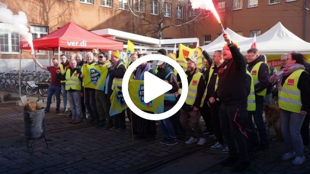 Auf dem Betriebshof der Havag in der Freiimfelder Straße haben sich am Freitagmorgen die streikenden Mitarbeiter versammelt.