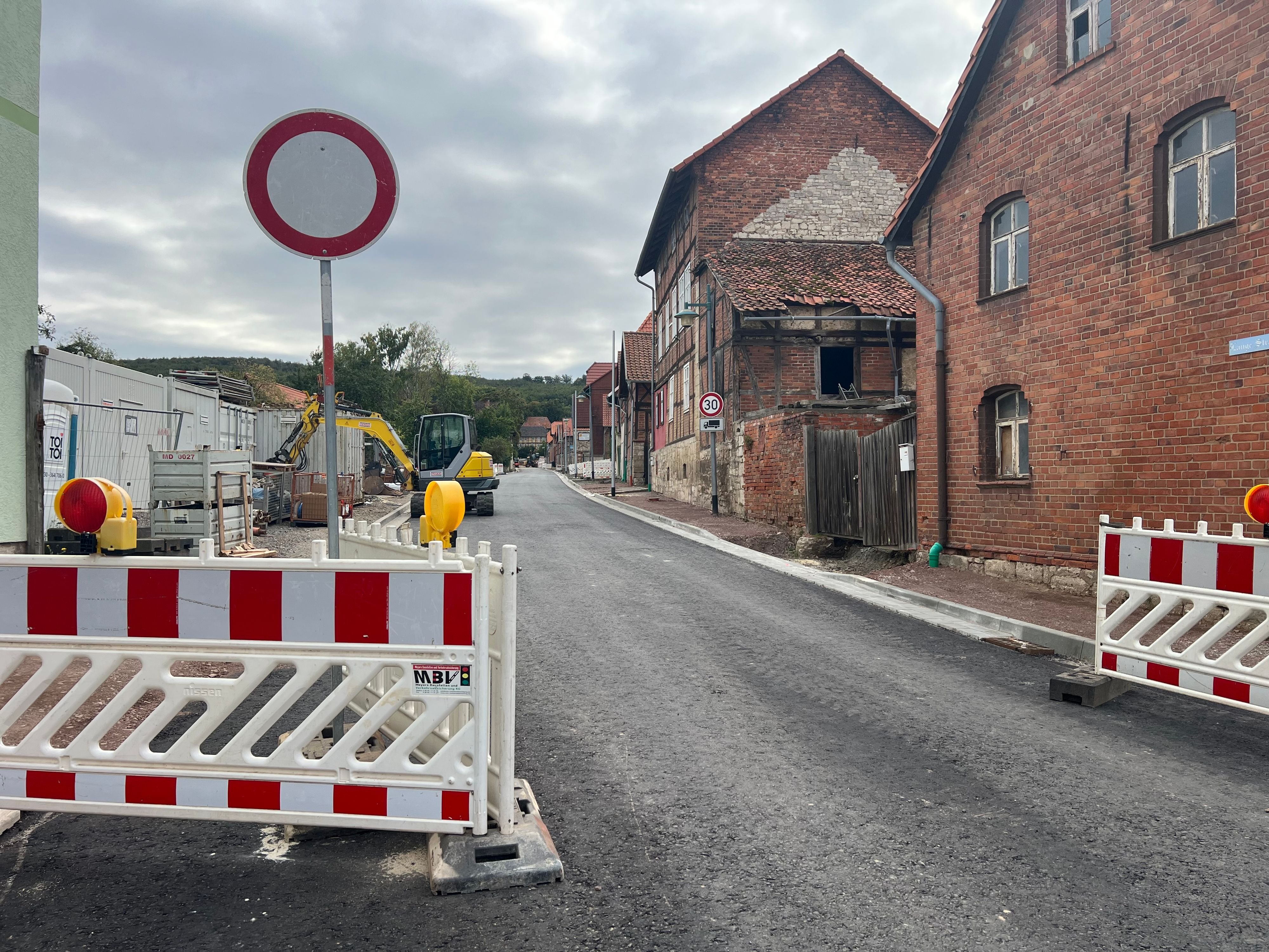 Straßenbau im Harz: Bauarbeiten an der L84: Huy-Neinstedt ist für Autofahrer wieder gesperrt