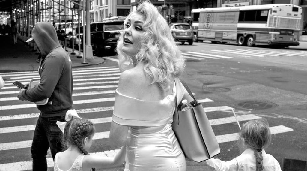 Jung, selbstbewusst, Mutter – und New Yorkerin, zu sehen vom Freitagabend an in Halle&nbsp;