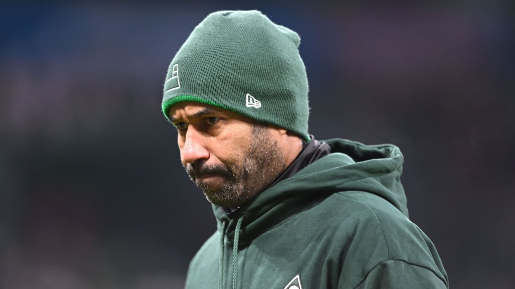 Muss für Werder allmählich Ergebnisse liefern: Trainer Daniel Thioune (Archivbild)