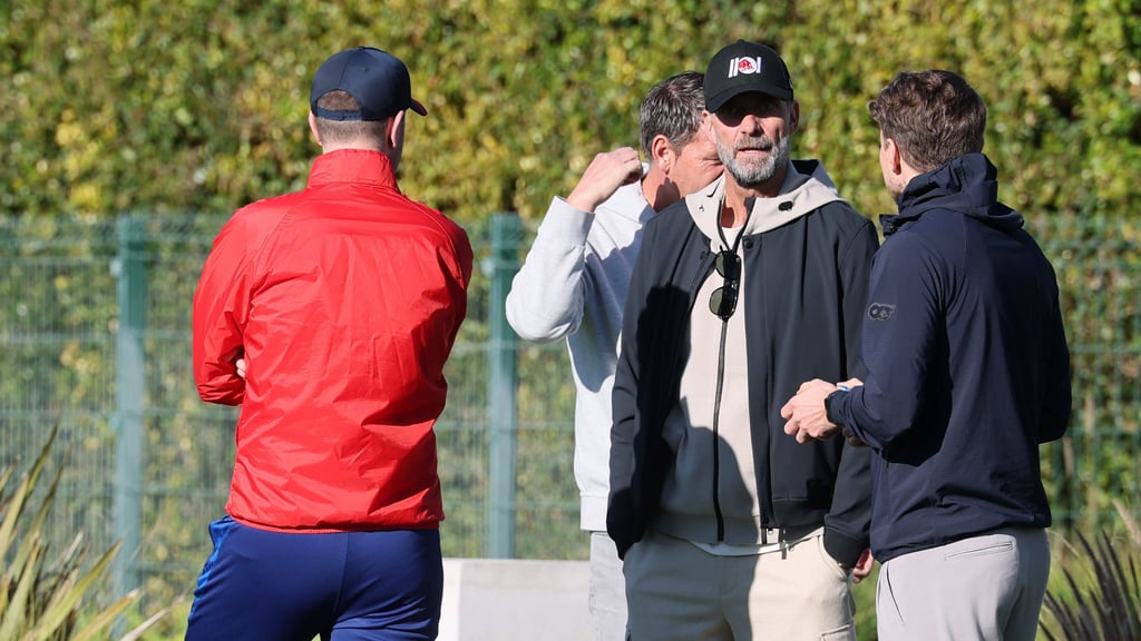 Besuch im Trainingslager: Jürgen Klopp und Ole Werber.