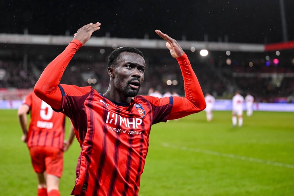 Sirlord Conteh und der 1. FC Heidenheim wollen in Bremen die Wende im Abstiegskampf schaffen.