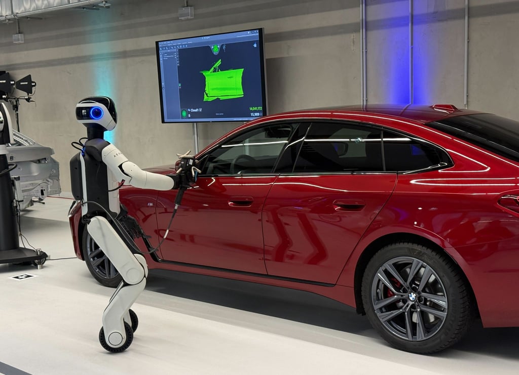 Ein Roboter wie ihn BMW in Leipzig einsetzt.
