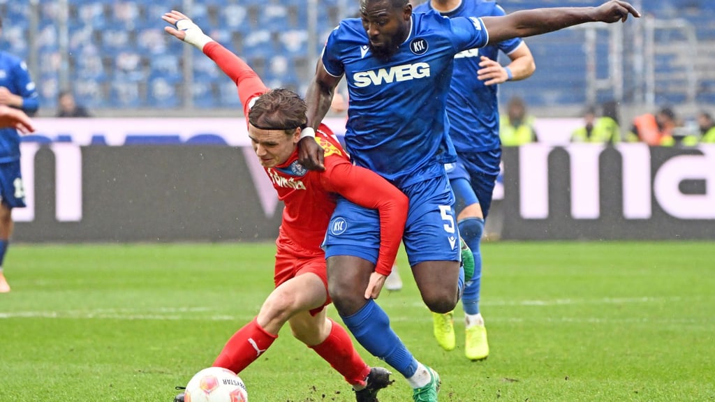 Wie zuletzt gegen Kiel wollen der KSC und Verteidiger Ambrosius (re) auch in Magdeburg leidenschaftlich auftreten.