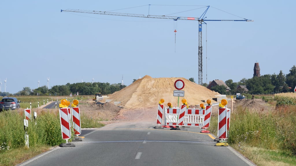 Die Arbeiten an der B6n gehen weiter. 2027 soll die Straße bis zur Autobahn A9 führen.&nbsp;&nbsp;