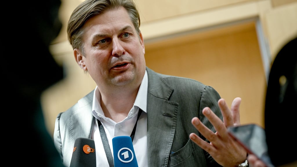 Gegen den AfD-Politiker Maximilian Krah läuft ein Ermittlungsverfahren. (Archivbild)