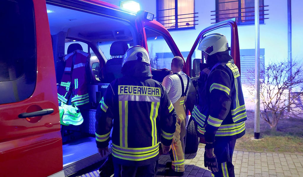 Im Pflegezentrum des DRK, Am Schlosspark 1, steckte der Fahrstuhl fest.