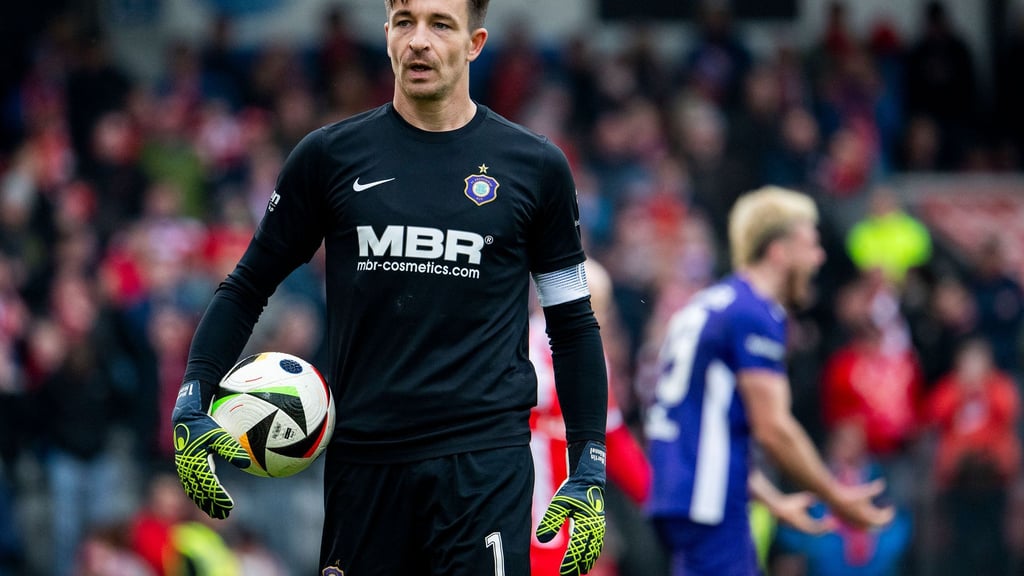 Torhüter Martin Männel spielt seine 18. Saison bei Erzgebirge Aue. (Archivbild)