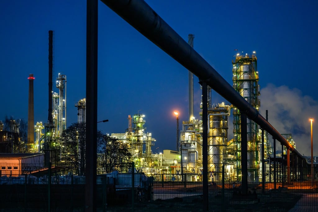 Wohin steuert die Ölraffinerie PCK im Nordosten Brandenburgs? (Archivbild)