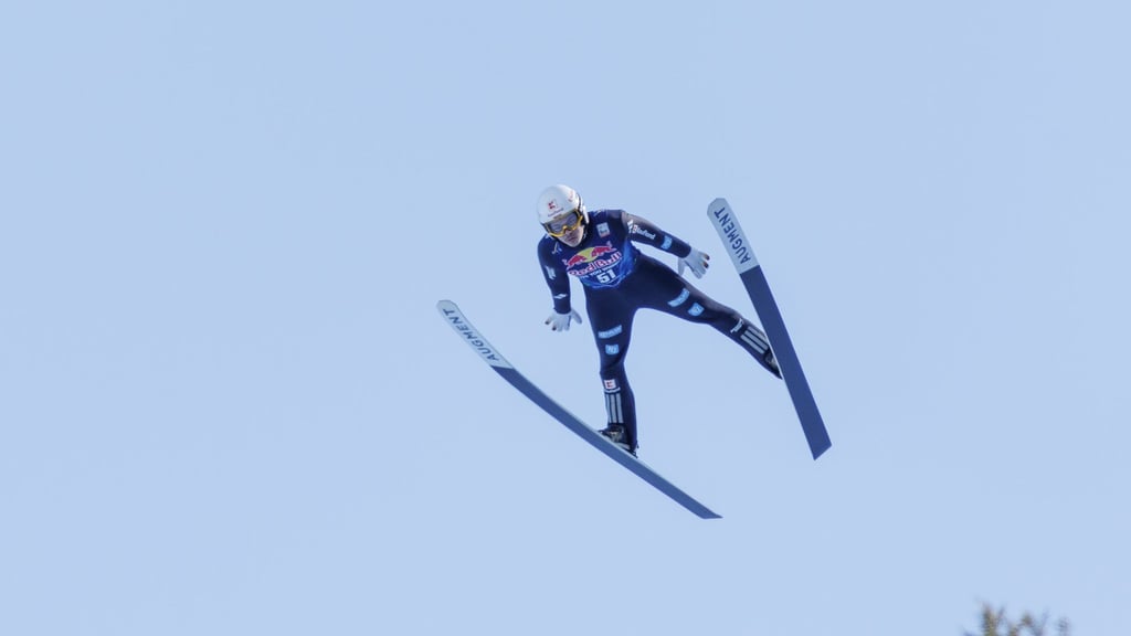 Philipp Raimund wird beim Skifliegen Sechster.