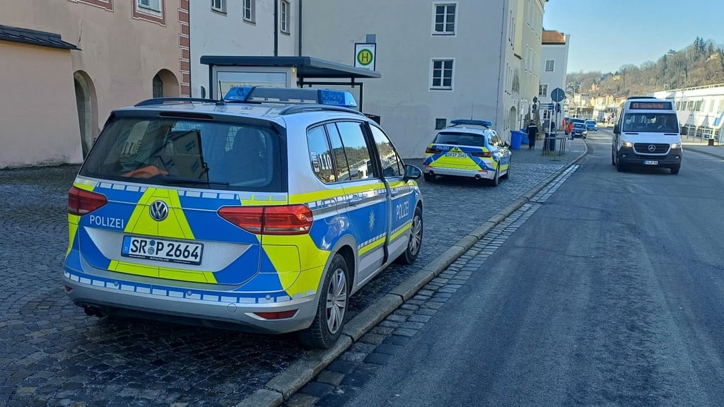 Einen konkreten Hinweis darauf, wo sich der Mann aufhalten könnte, hat die Polizei derzeit nicht. (Archivbild)