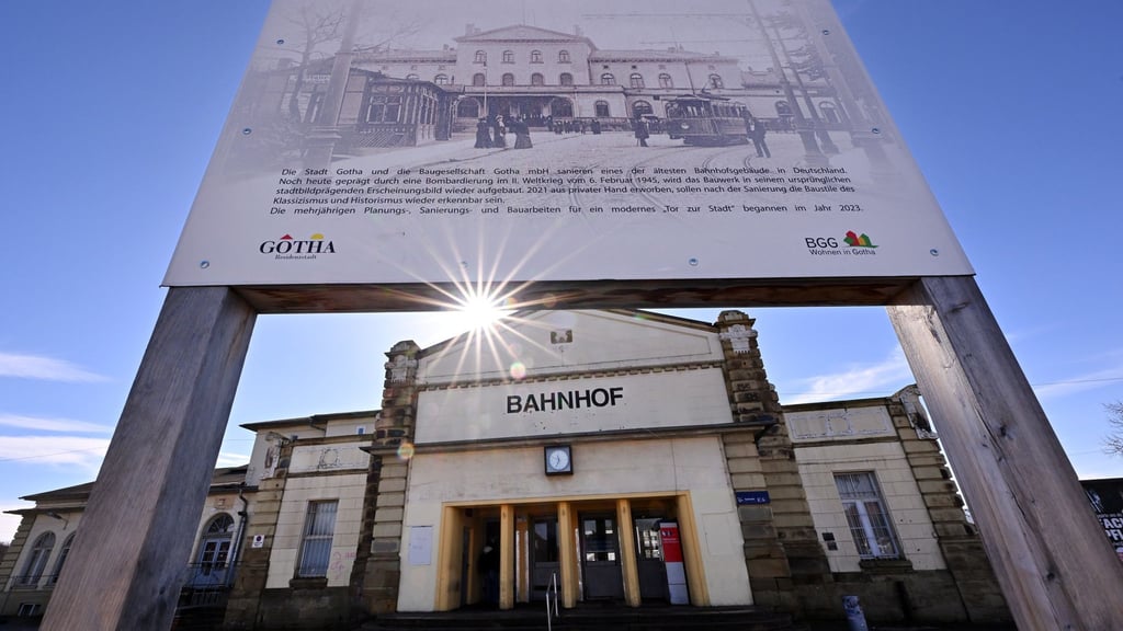 Olaf Behr vom Fahrgastverband Pro Bahn Thüringen hofft zu den Bahnhofssanierungen auf eine grundsätzliche Lösung auf Bundesebene.