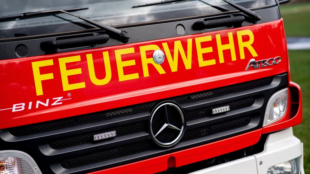 Die Feuerwehr hat aus dem Mittellandkanal eine Leiche geborgen. (Symbolbild)