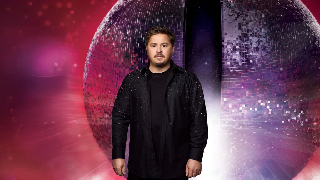 Gustav Schäfer ist Schlagzeuger der Band „Tokio Hotel“ und lebt in Magdeburg. 2026 nimmt er an der Tanz-Show „Let's dance“ auf RTL teil.