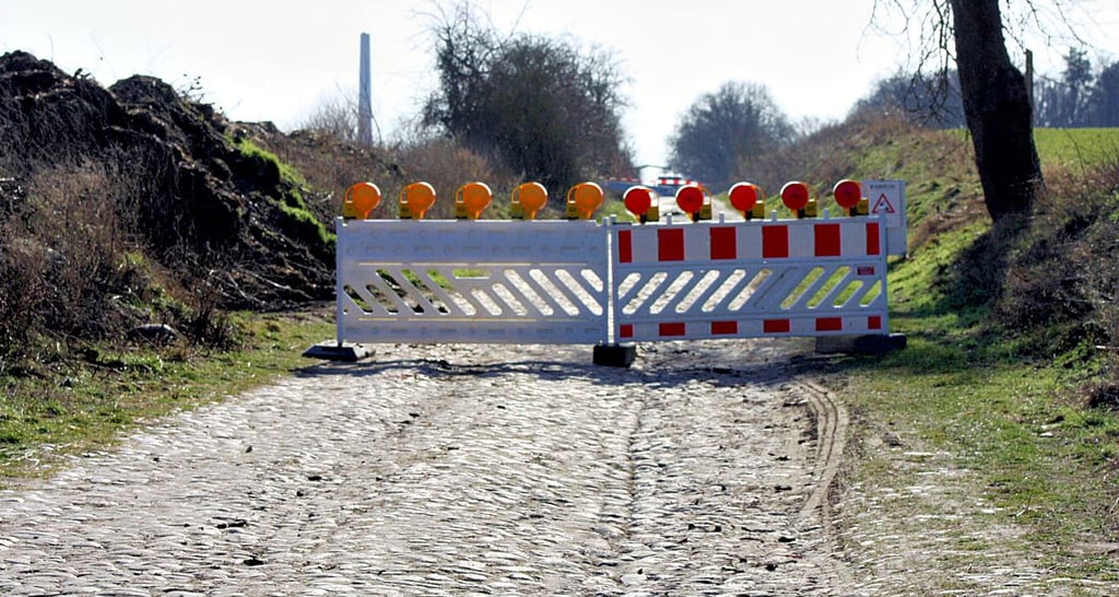 Das ist der wegen einer Quecksilberverseuchung abgesperrte Weg namens Molochsberg in Cheine am 27. Februar. 