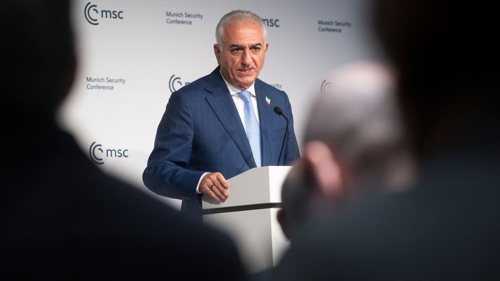 Der Sohn des gestürzten Schahs legt seine Ideen für die Zukunft des Irans dar. (Archivbild)