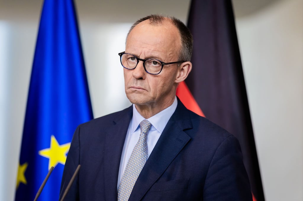 Bundeskanzler Merz gehört zu denen, die die Angriffe des Iran verurteilen.