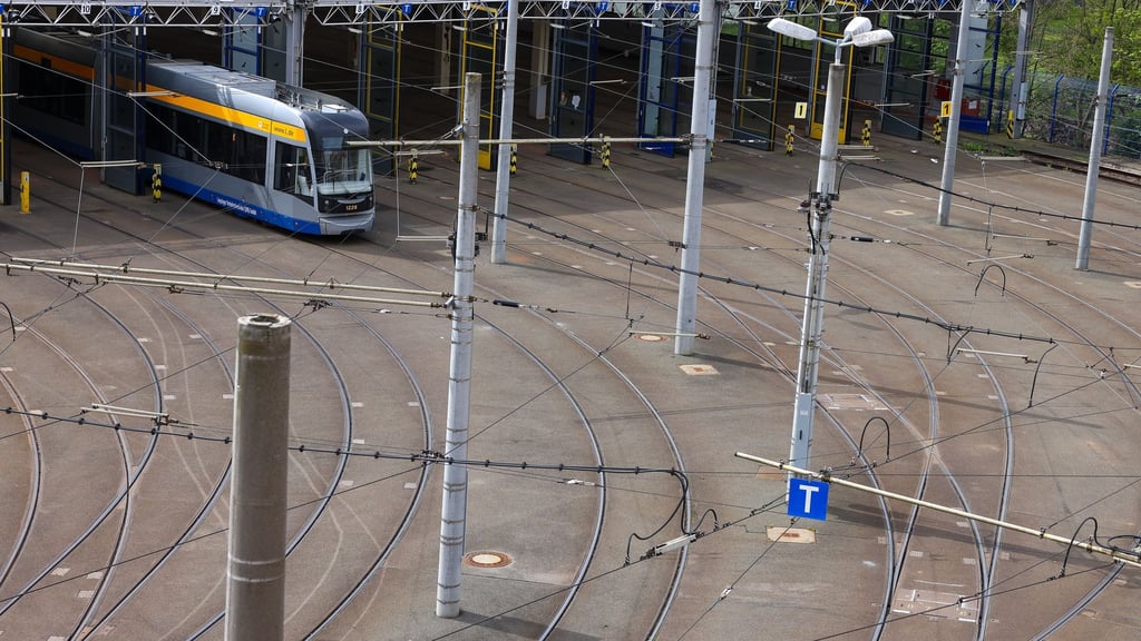 Der Warnstreik bei der LVB soll bis Montagfrüh dauern. (Archivbild)