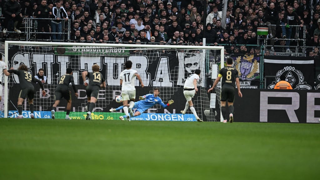 Sieg in der Nachspielzeit für Borussia Mönchengladbach.