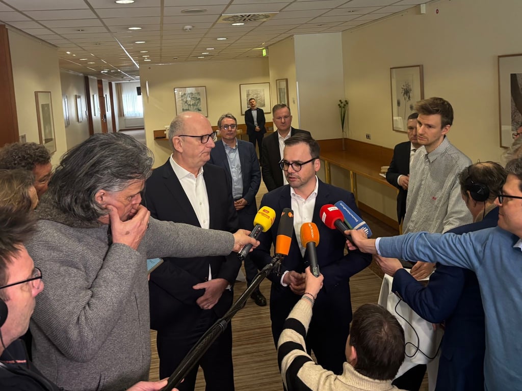 Die Koalitionsverhandlungen der SPD von Ministerpräsident Dietmar Woidke und der CDU von Landeschef Jan Redmann sind im Endspurt. (Archivbild)