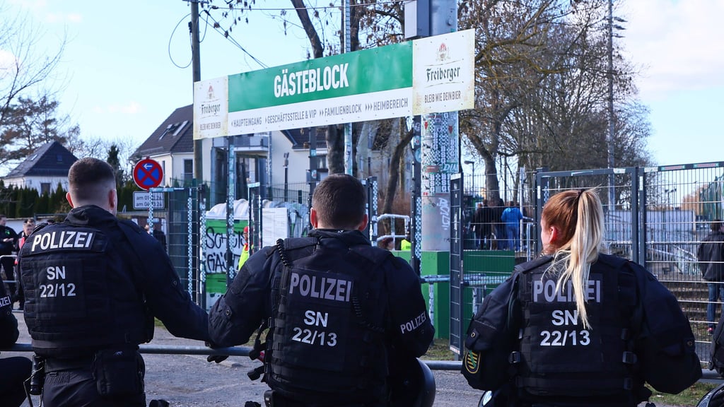 Die Polizei war in Leipzig mit 500 Kräften präsent.