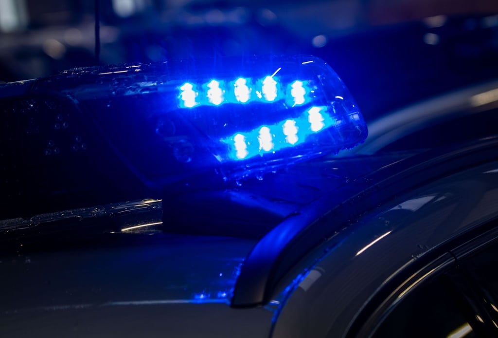 Der 19-Jährige muss wegen seiner Blaulichtfahrt mit Konsequenzen rechnen. (Symbolbild)