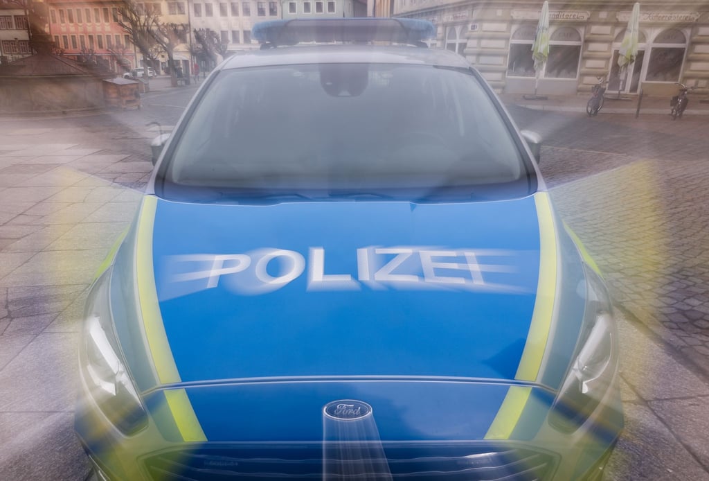 Ein Hähnchengrill war zu hoch für eine Unterführung in Adorf. (Archivbild)